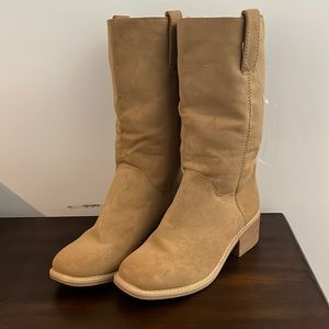 Ladies Tan Boots - size 9 1/2